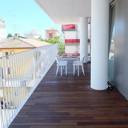 Shine 06 Apartment Lido di Jesolo